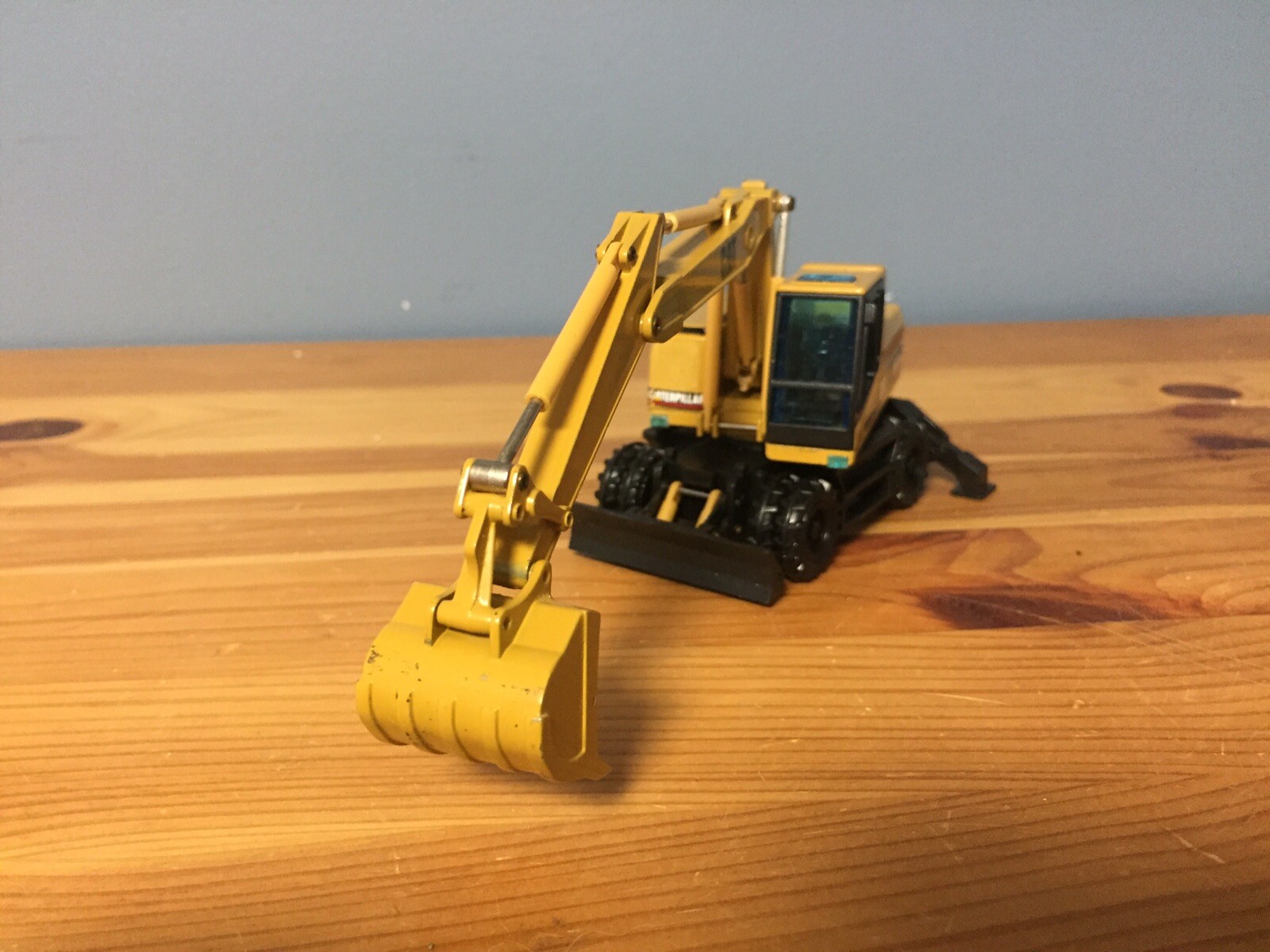 nzg caterpillar