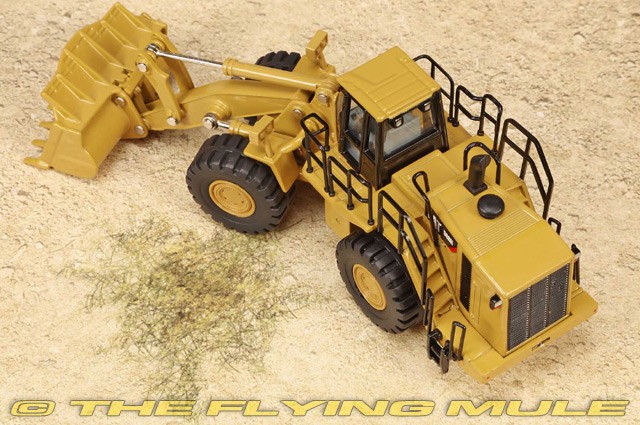 Diecast Masters 1:64 988H Wheel Loader