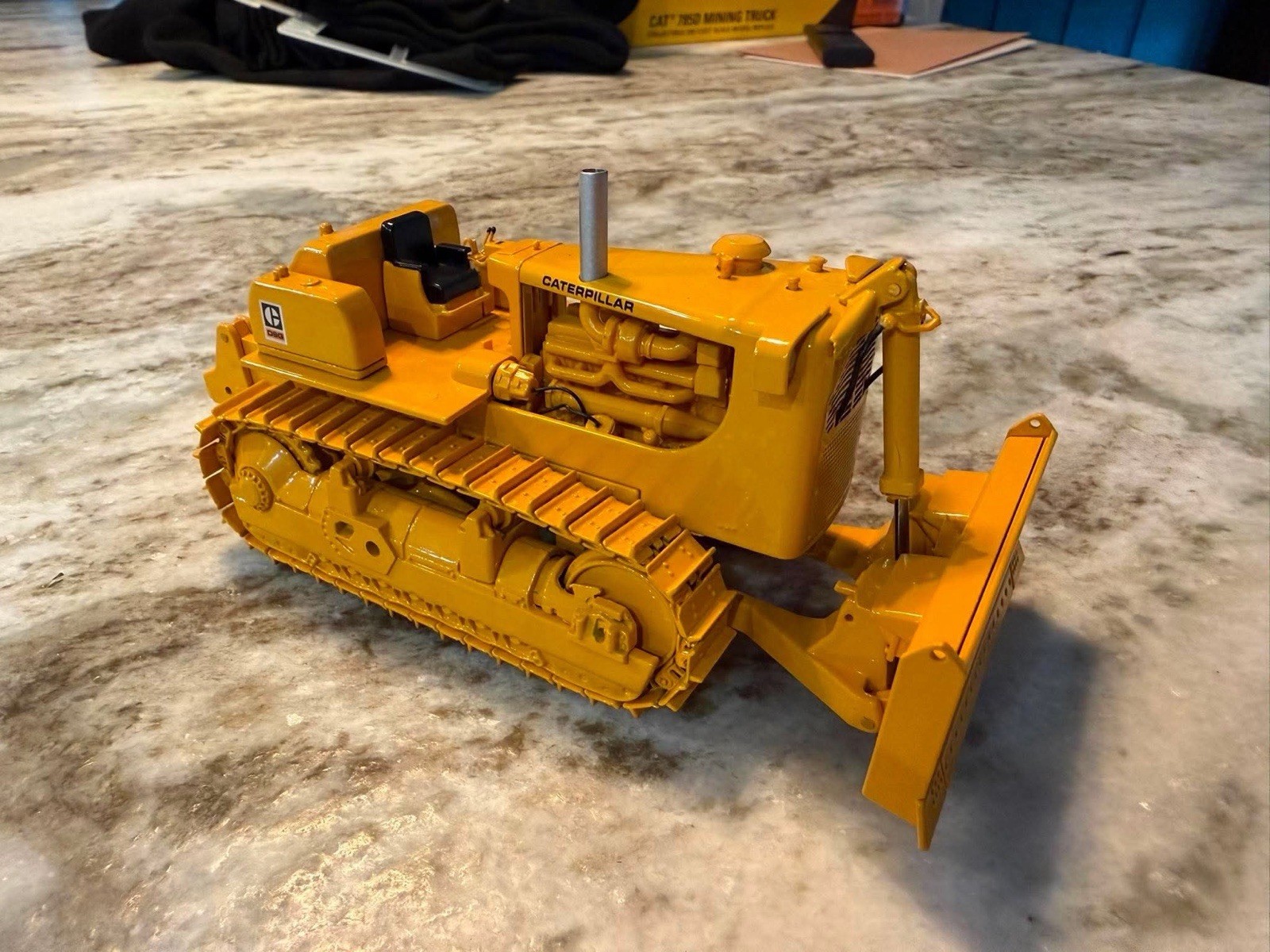 1/48 CCM Cat D9G Pushcat Dozer with MBM ROPS