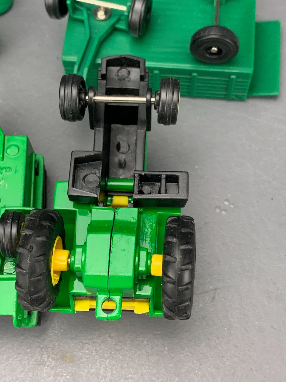 Diecast TootsieToy Farm Tractor & Trailer, + 2 Trailers, 3 Cows TOY0150