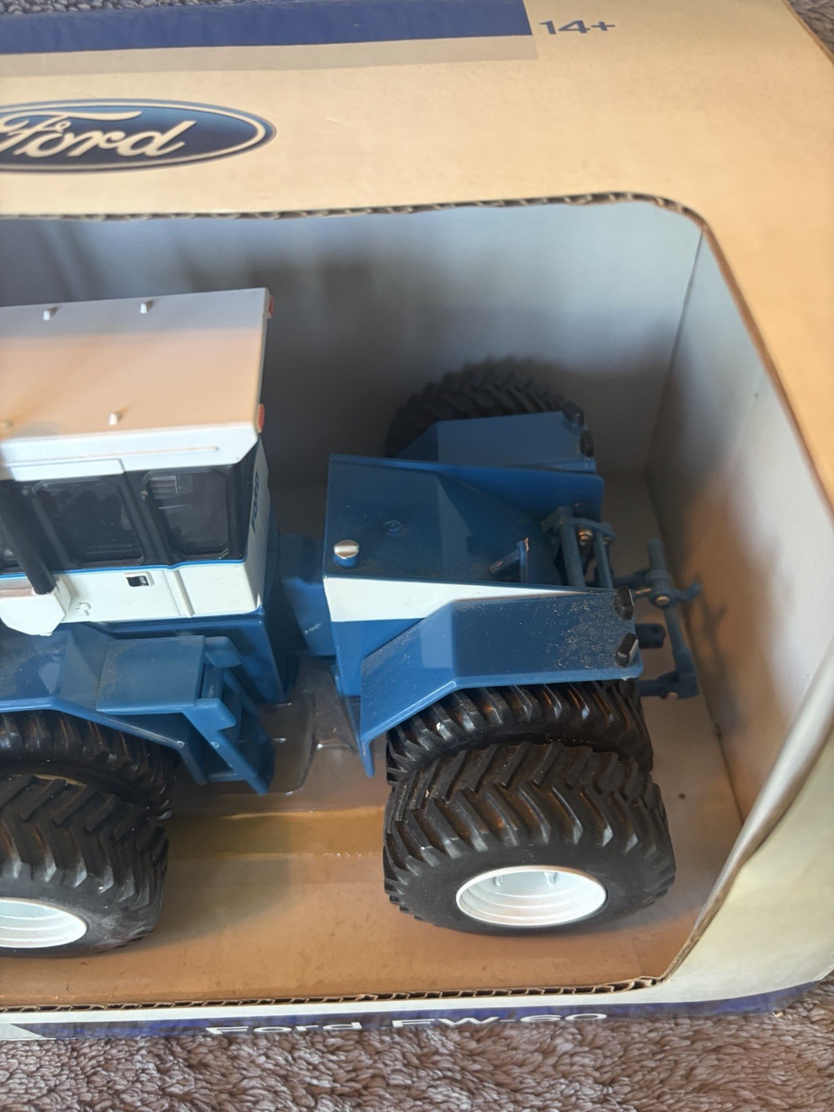 1/32 Ertl Farm Toy Ford FW-60 Tractor