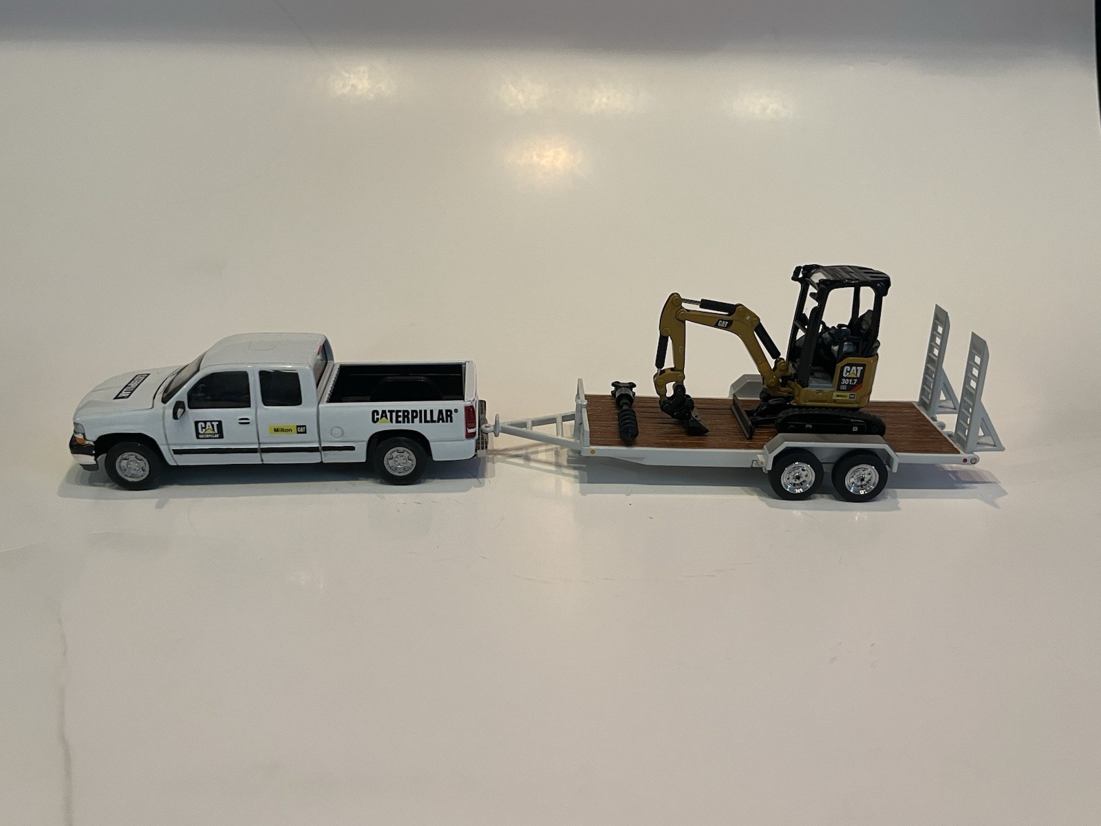 1/50 Custom Milton Cat Package Excavator Truck Trailer