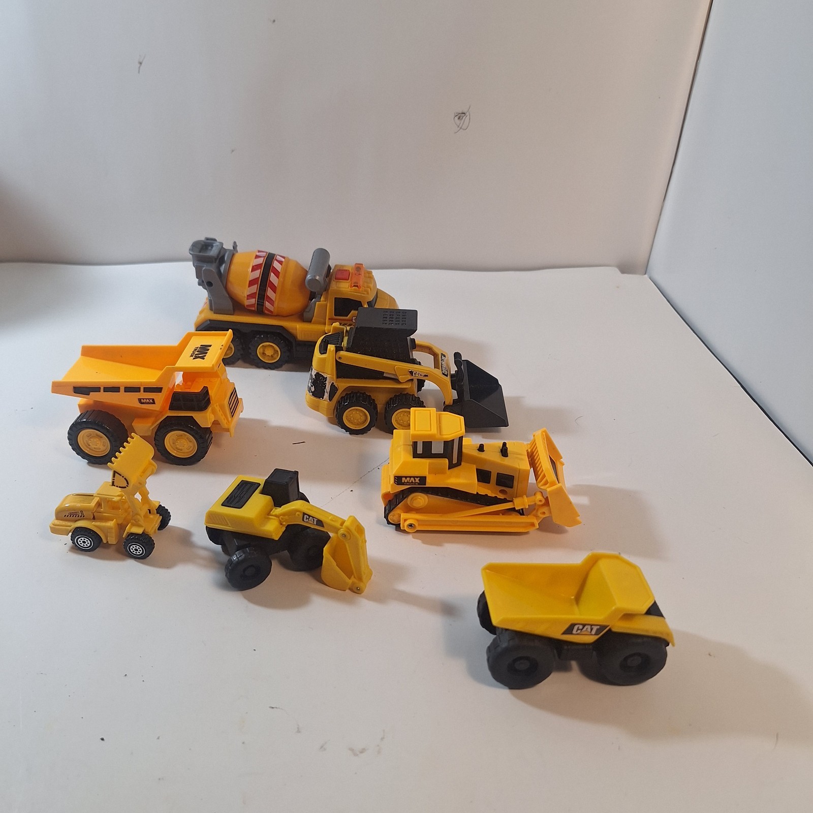 Plastic And Die Cast Dump Truck 6 Cat Construction Model Toys Loaders Etc