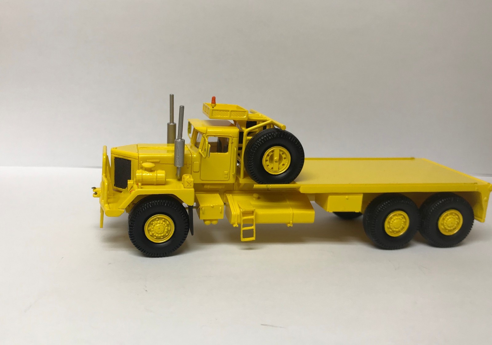 HO 1/87 Kenworth 953 Oilfield – Ready Made Resin Model – YELLOW