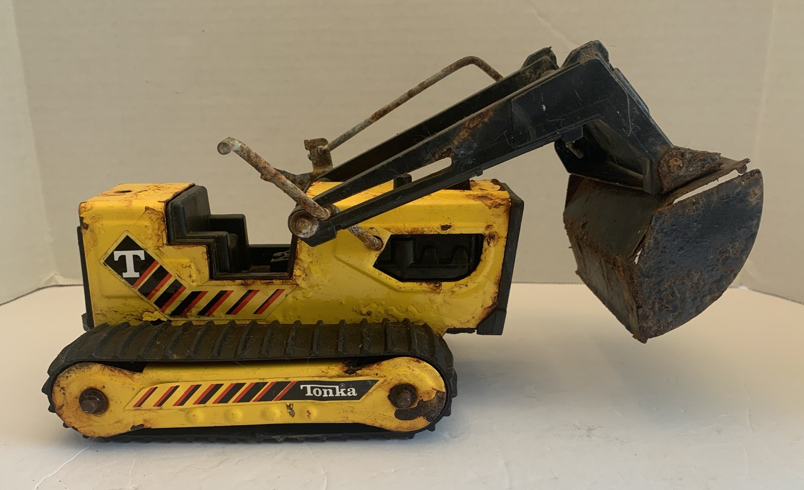 Vintage Tonka Yellow Metal T-6 Track Front End Loader/Backhoe Bulldozer As Is