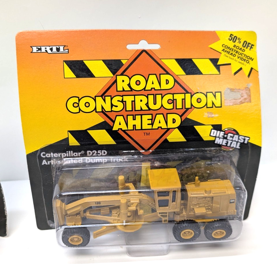 Vintage 1995 ERTL Road Construction Ahead CAT Diecast Lot 3 Sealed D6H D25D 613C