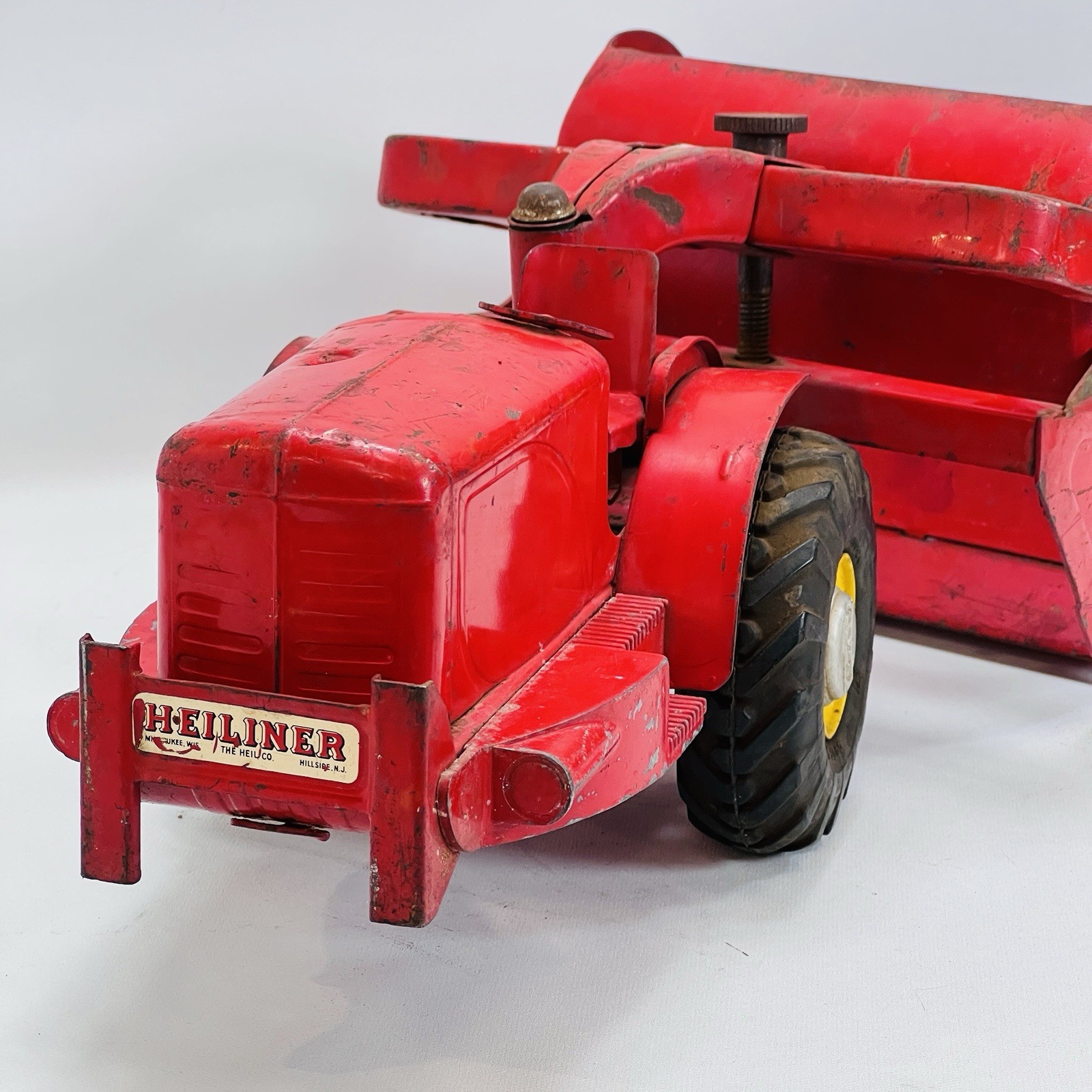 Vintage 1950&rsquo;s Doepke Heiliner 29&Prime; Red Pressed Steel Earth Mover Grader Truck