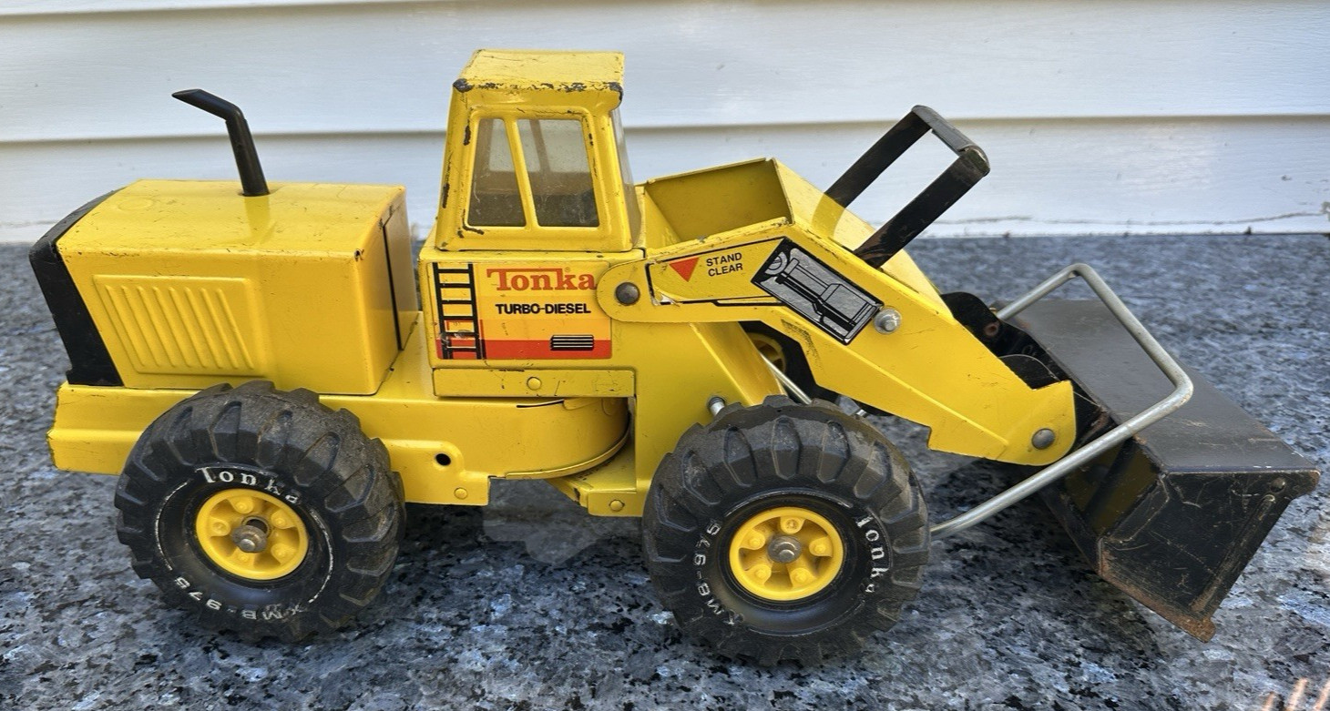 Tonka Pressed Steel Front End Loader Toy Turbo Diesel XMB 975 – READ