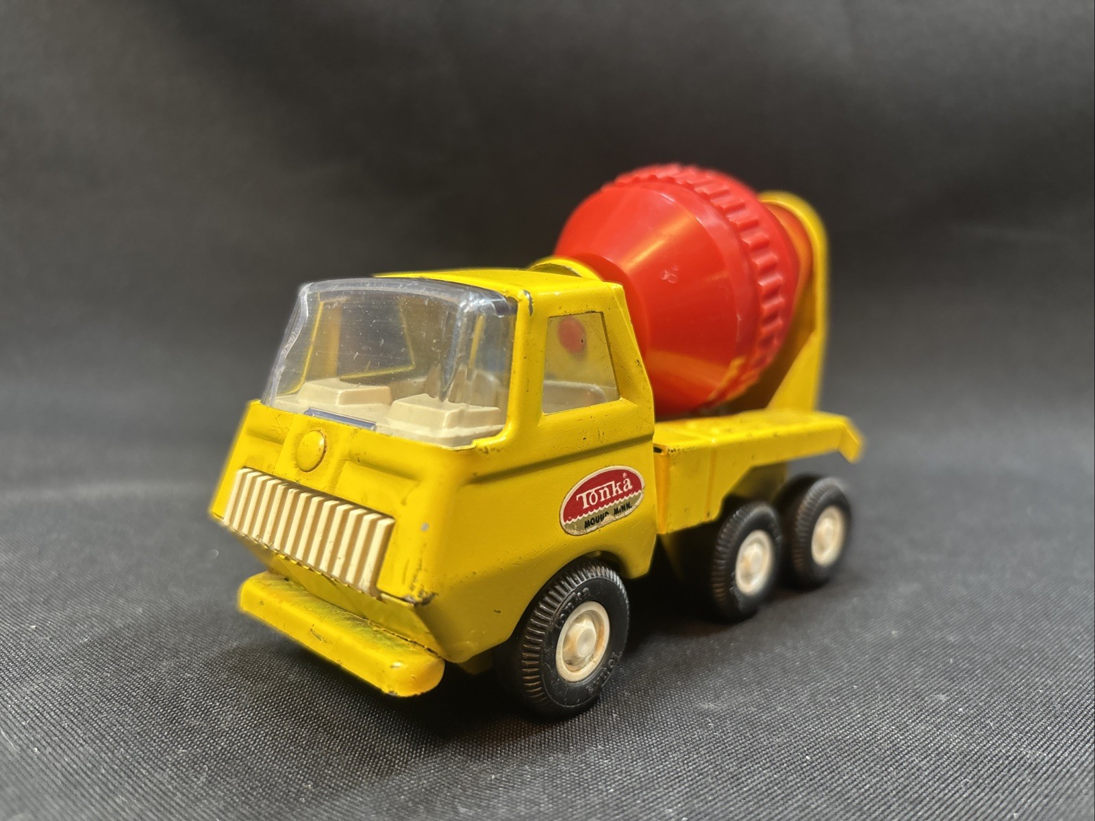Tonka 1960s 5&Prime; Cement Mixer Truck Pressed Steel Yellow/Red MOUND
