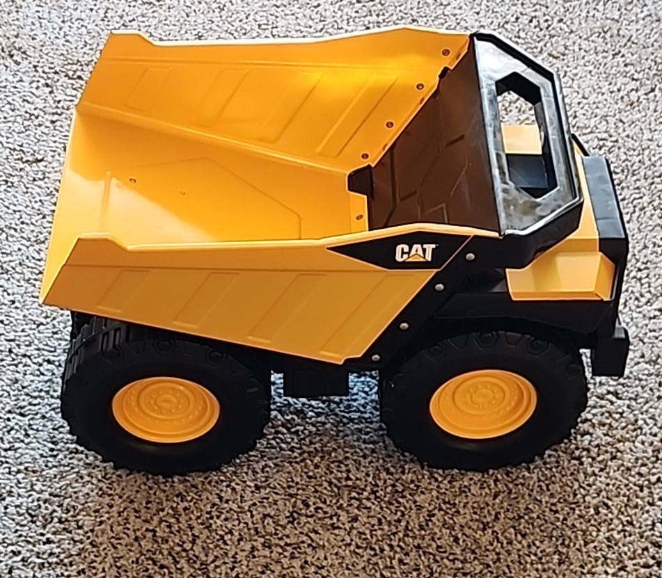 CAT Mighty Steel Dump Truck Toy 20&Prime; Made In 2020 By Funrise #82415 Excellent Con