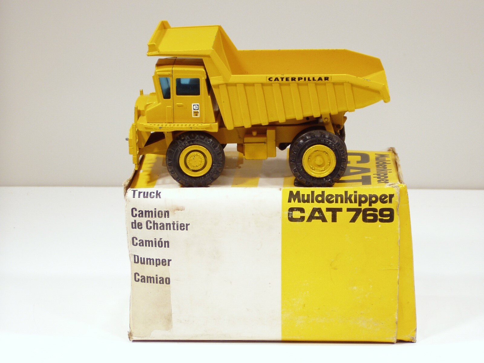 Caterpillar 769B Dump Truck – o/c – 1/50 – Gescha #276 – w/ Box