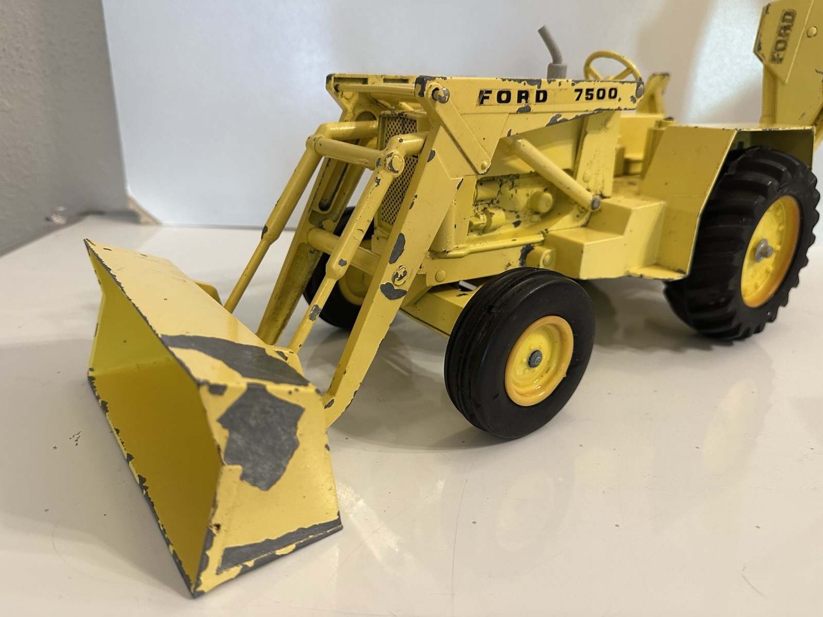 ERTL Vintage 1:22 Scale Diecast Ford 7500 Backhoe Loader Tractor Excavator