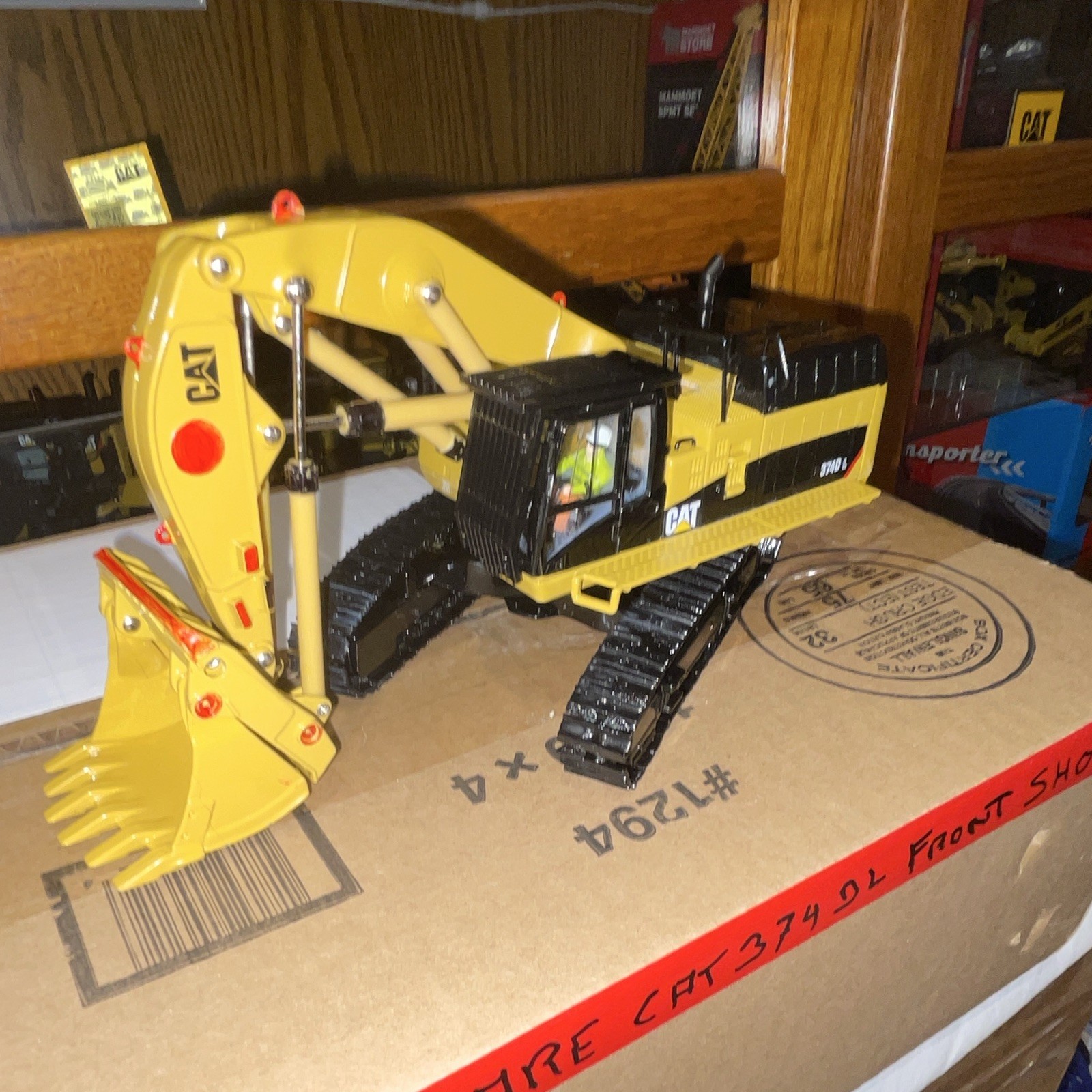 CAT 374D L Excavator Diecast Construction Equipment Model Yellow Black