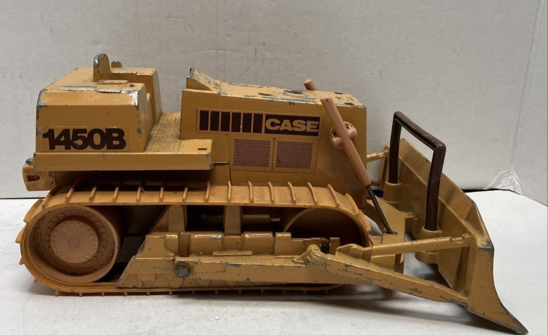 ERTL 1987 CASE International 1450B Crawler Bulldozer Tractor 1/16 scale diecast