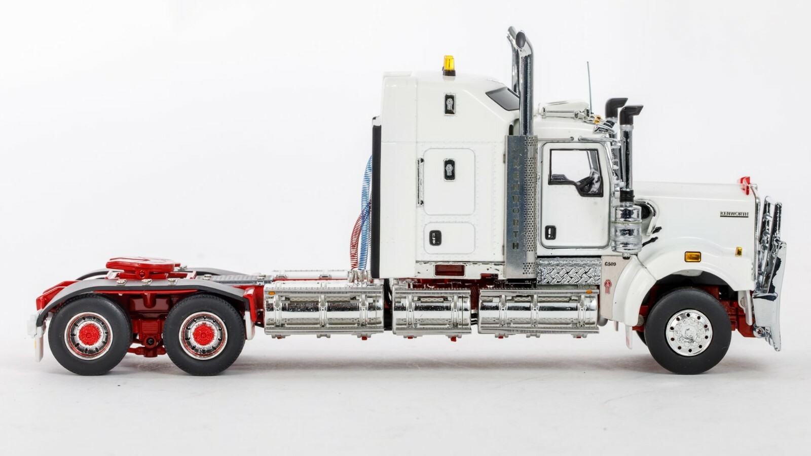 Kenworth C509 Prime Mover Truck – White/Red – Drake 1:50 Scale Model #Z01433 New