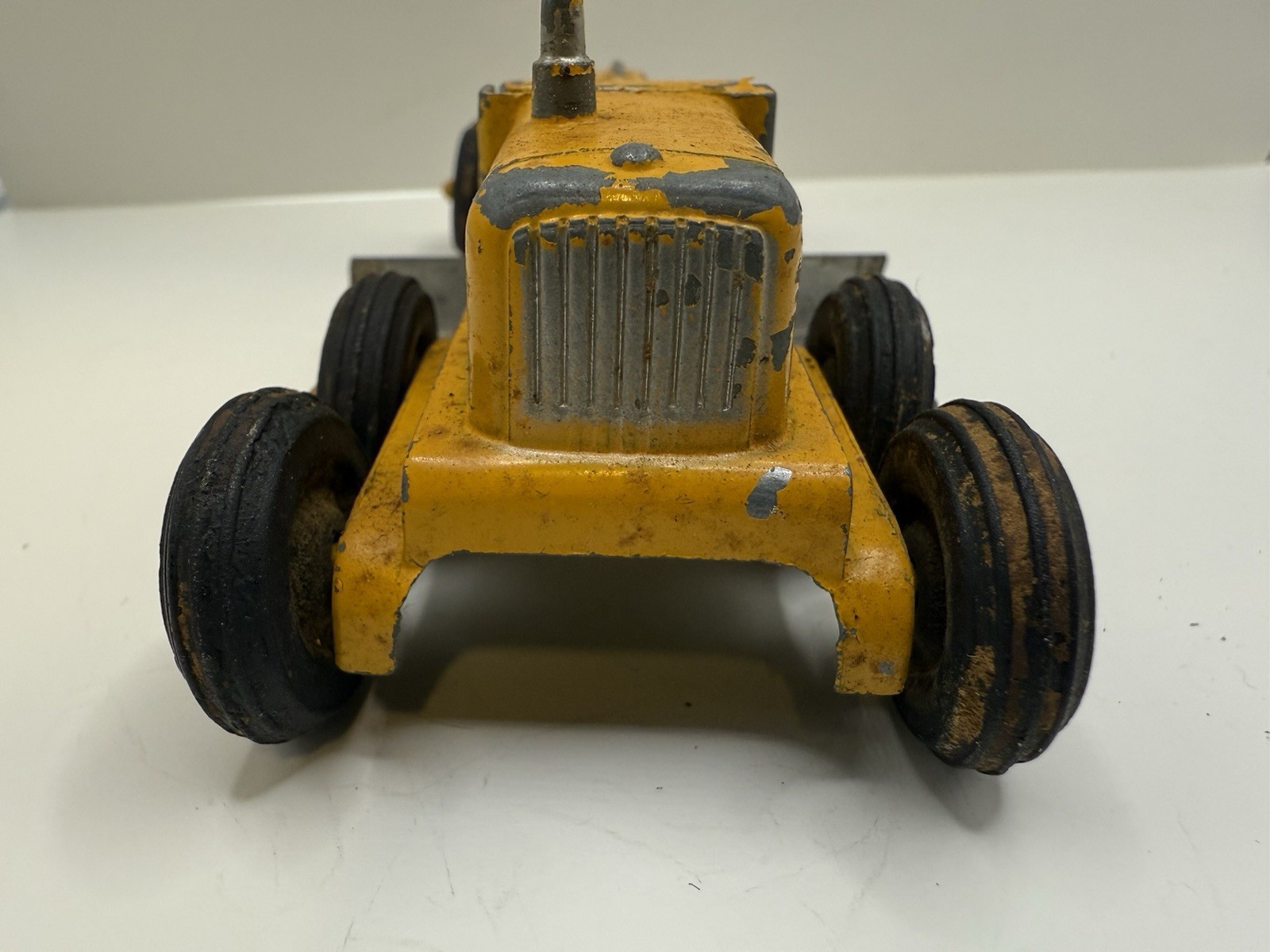 VINTAGE TOOTSIETOY CATERPILLAR ROAD GRADER