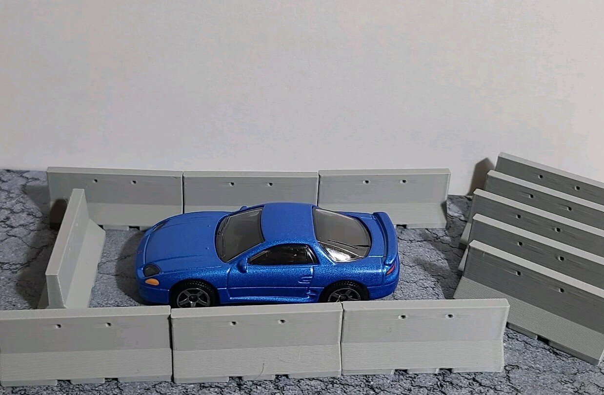1/64 Scale Jersey Highway Barriers *12 Pack* Gray. Diorama Street Race Cars