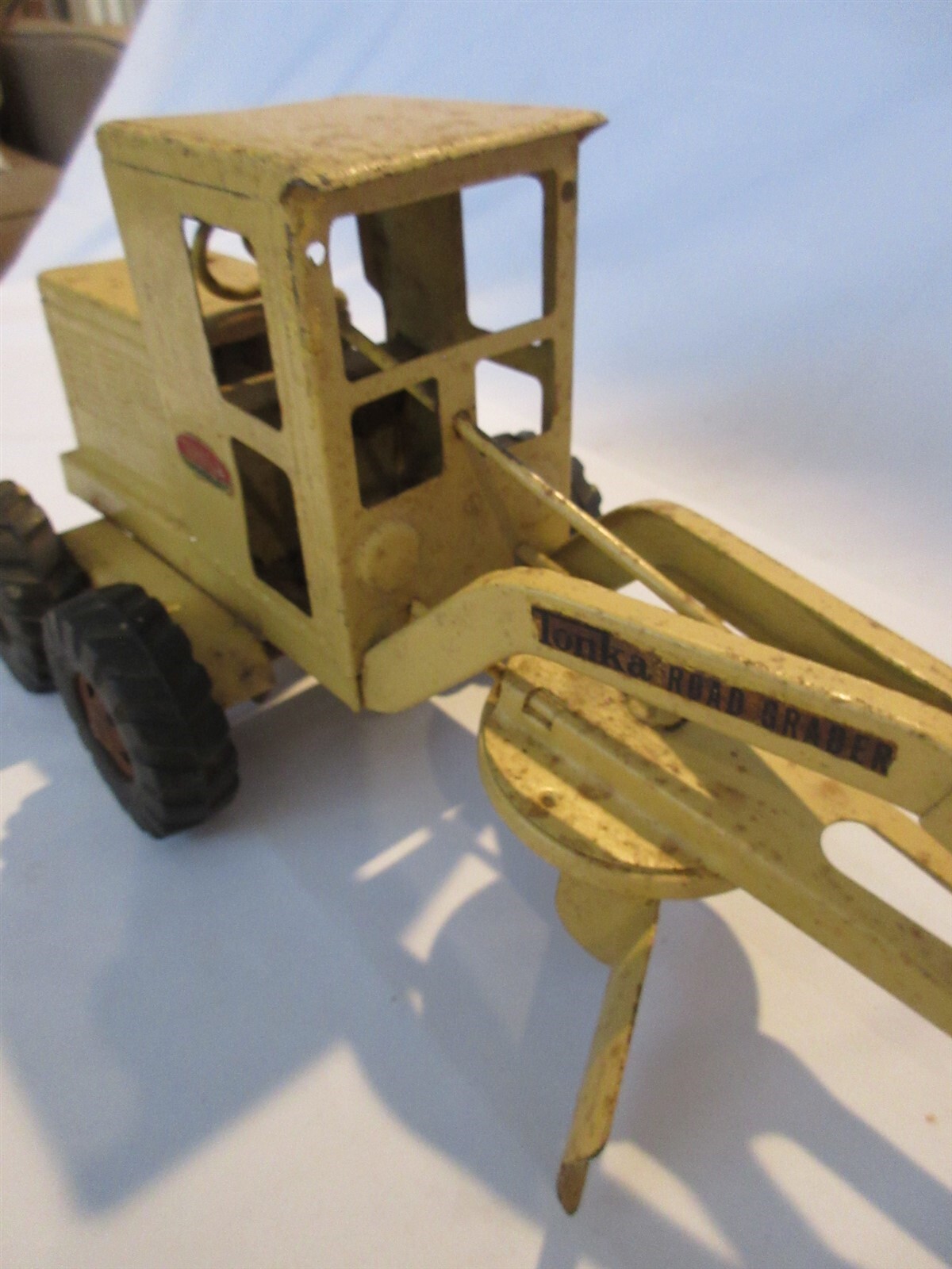 1960&rsquo;s TONKA Road Grader pressed steel