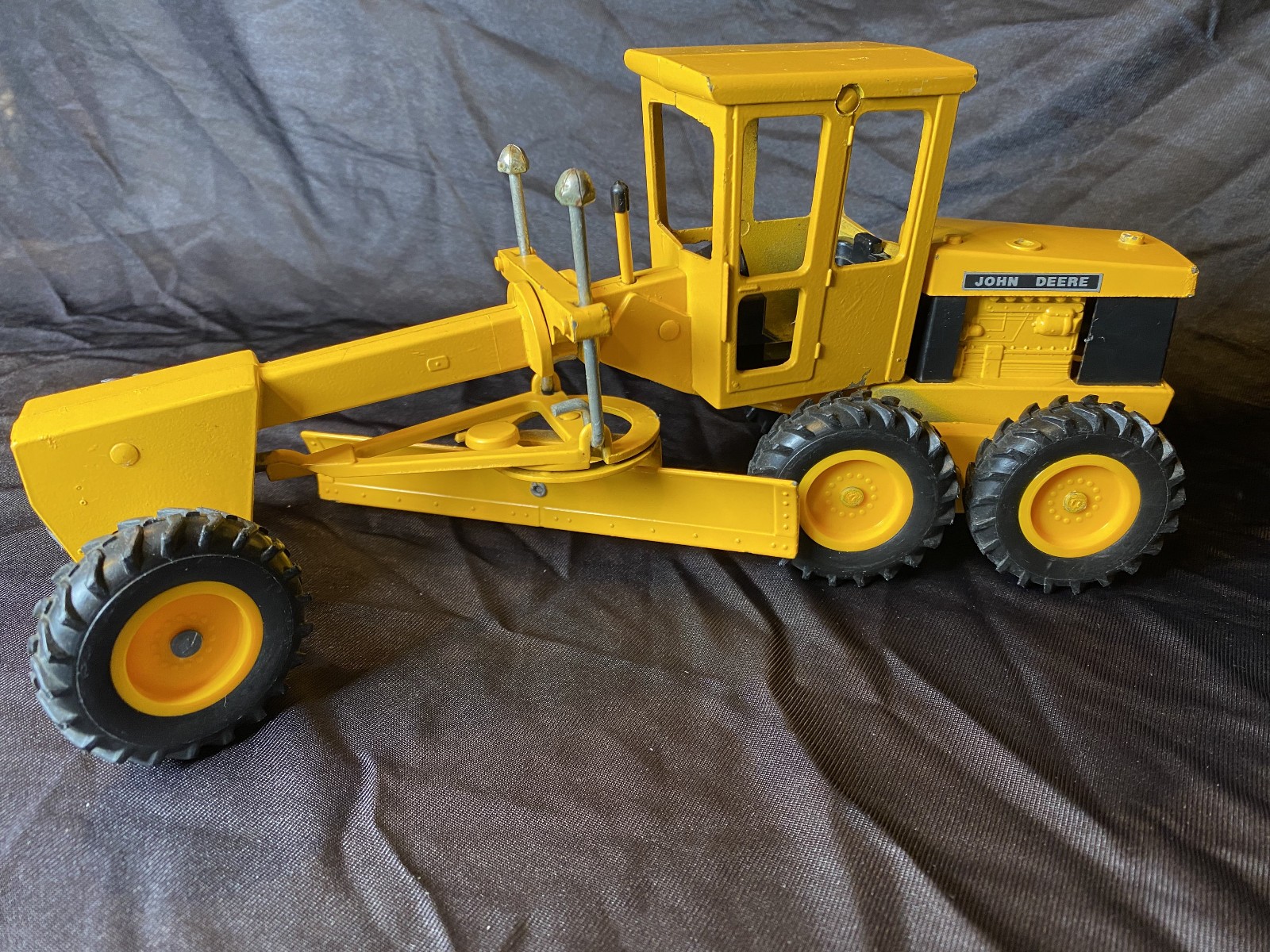 vintage 1970s ERTL TOYS #504 JOHN DEERE motor road grader 1/16 Diecast steel