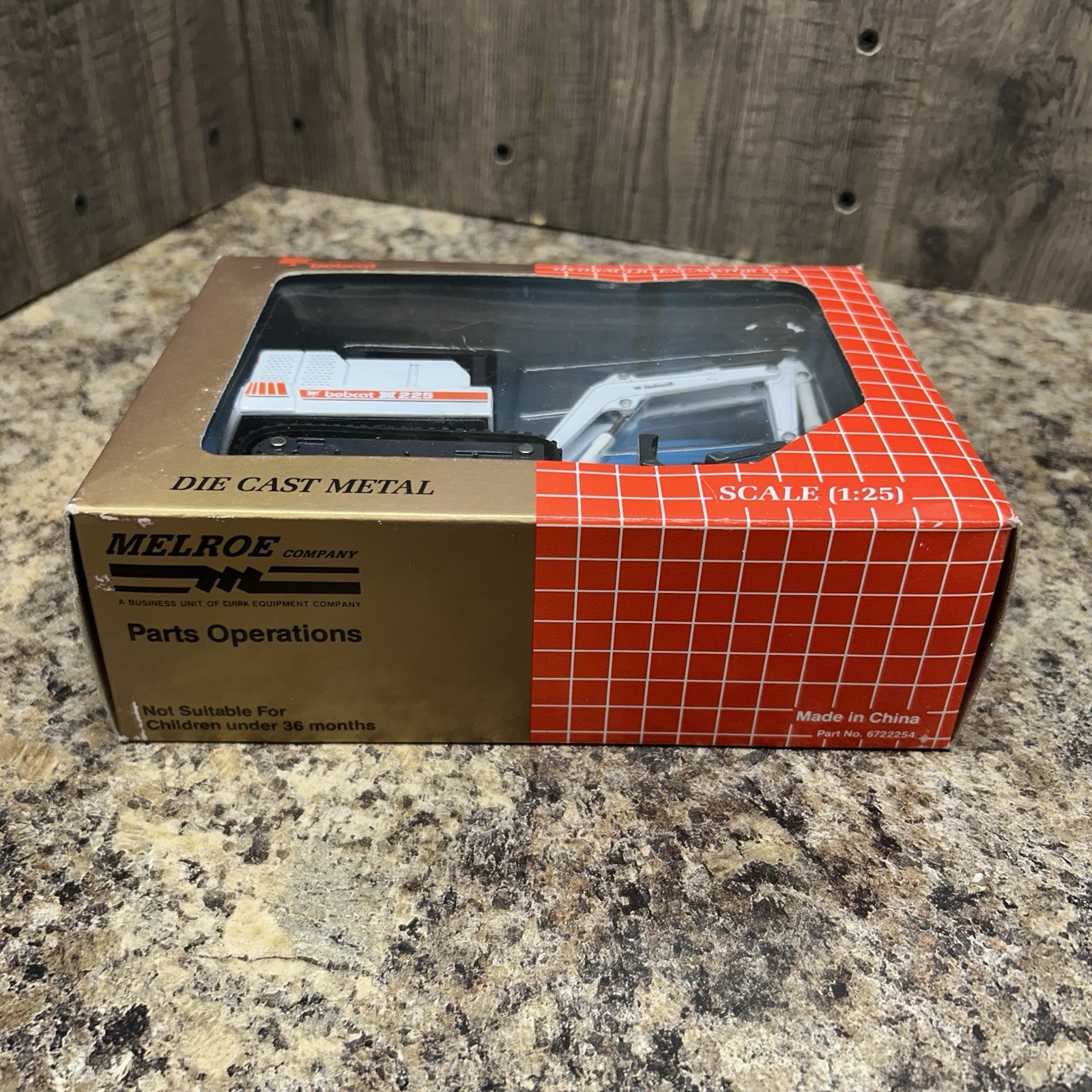 MELROE 1:25 scale die cast BOBCAT HYDRAULIC EXCAVATOR 225