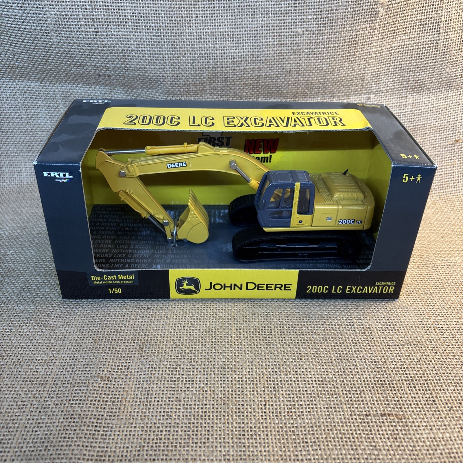 John Deere 200C LC Excavator Ertl Diecast Metal 1/50 Scale Model #15507 In Box