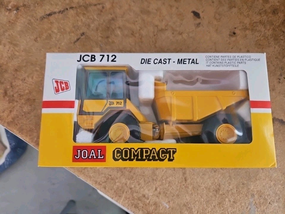 JCB 712 Articulated Dumptruck By Joal 1/35th Scale NIB