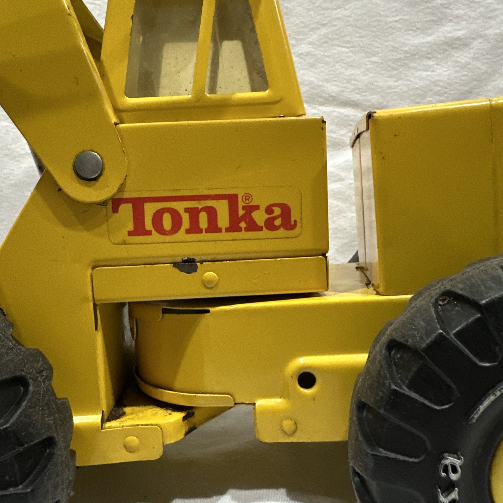 Vintage 1970’s -80’s Tonka Pressed Steel Front Loader XMB-975