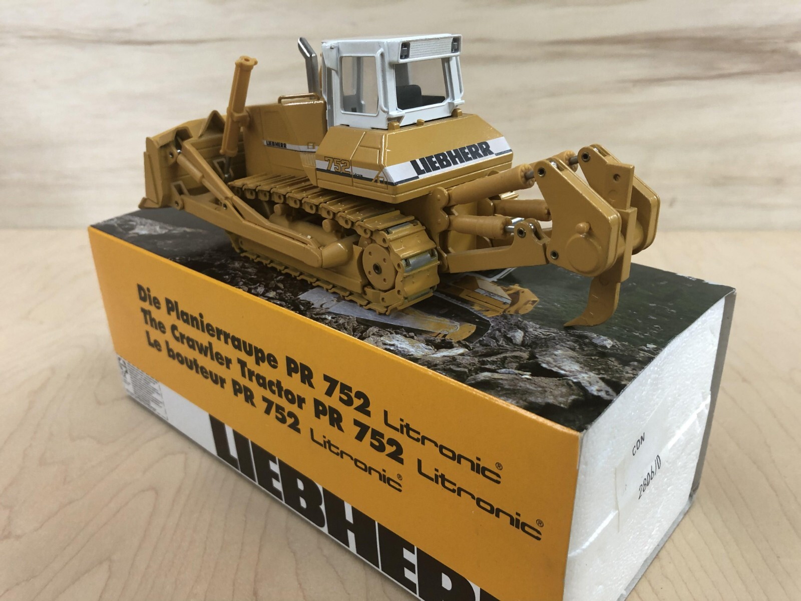 Liebherr PR 752 Litronic 1/50 with Ripper