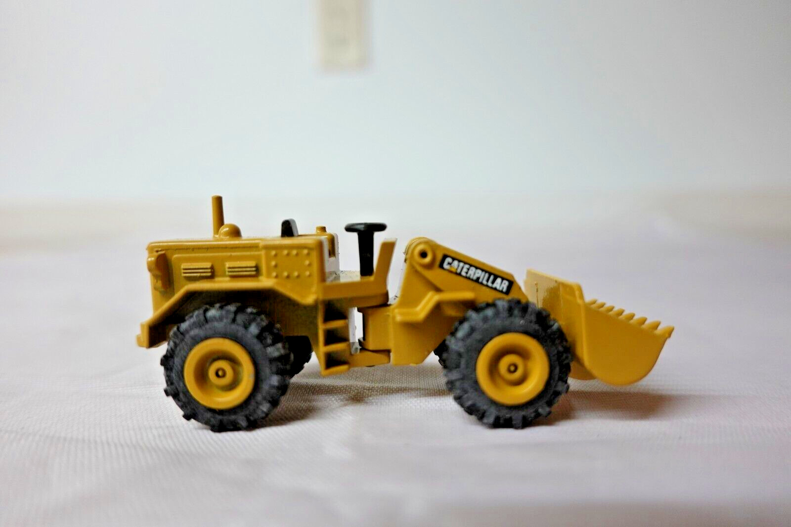 NZG 112 CATERPILLAR 920 WHEEL LOADER 1:87 SCALE