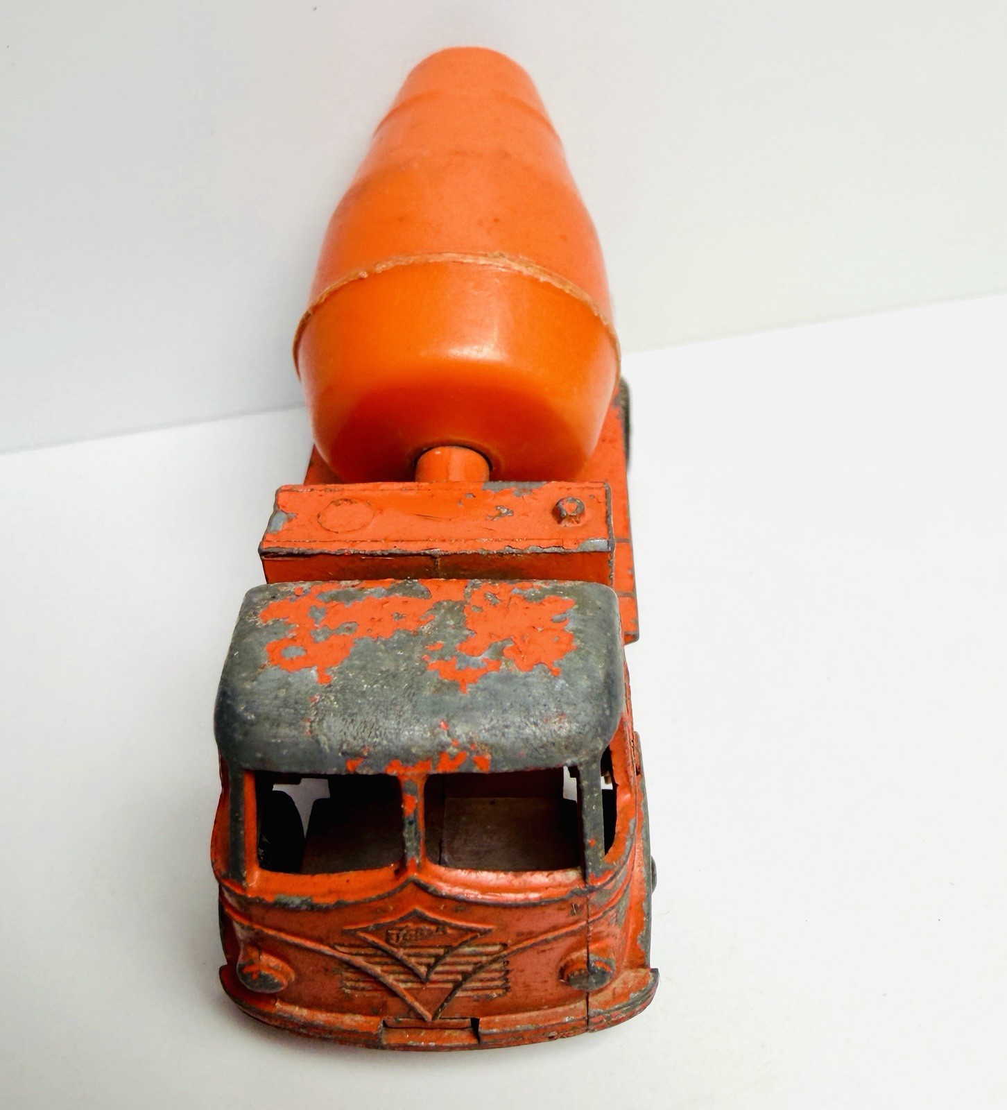 Vintage 1960s Lesney Matchbox No.26 Foden Cement Mixer Black Wheels Concrete Toy