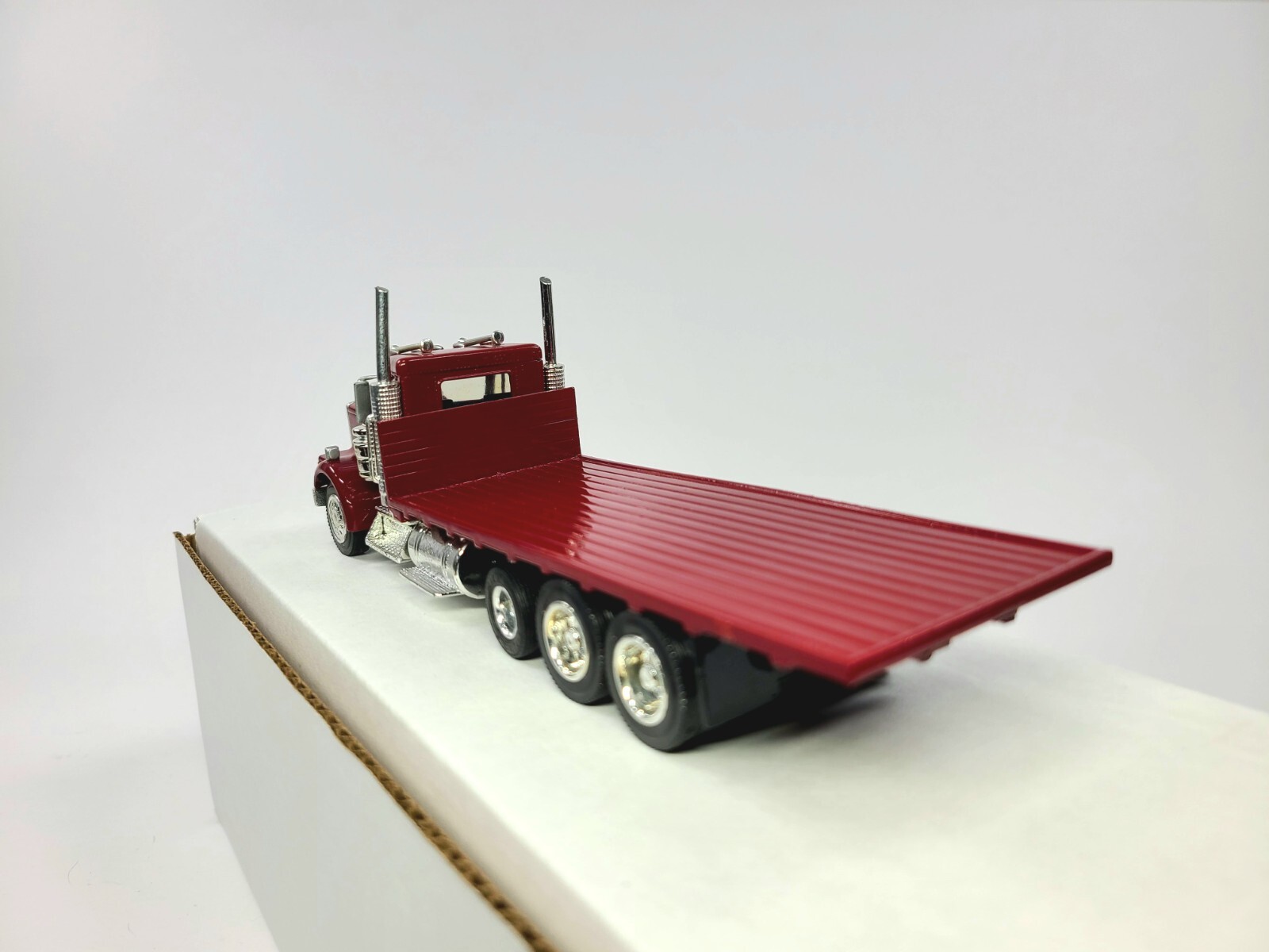 Kenworth W900 8×4 Flatbed Truck – Warren Transport – ASAM Smith 1:48 Scale Model