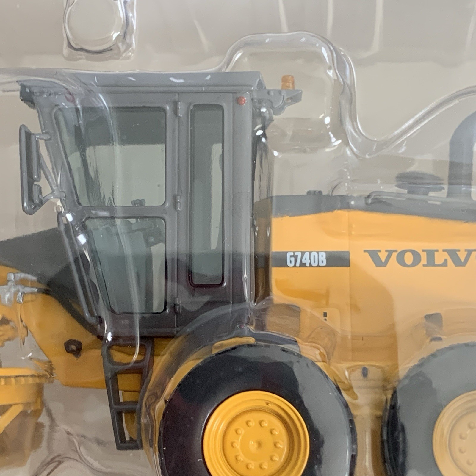 Motorart – Volvo G740B Motor Grader 1:50 Diecast Model