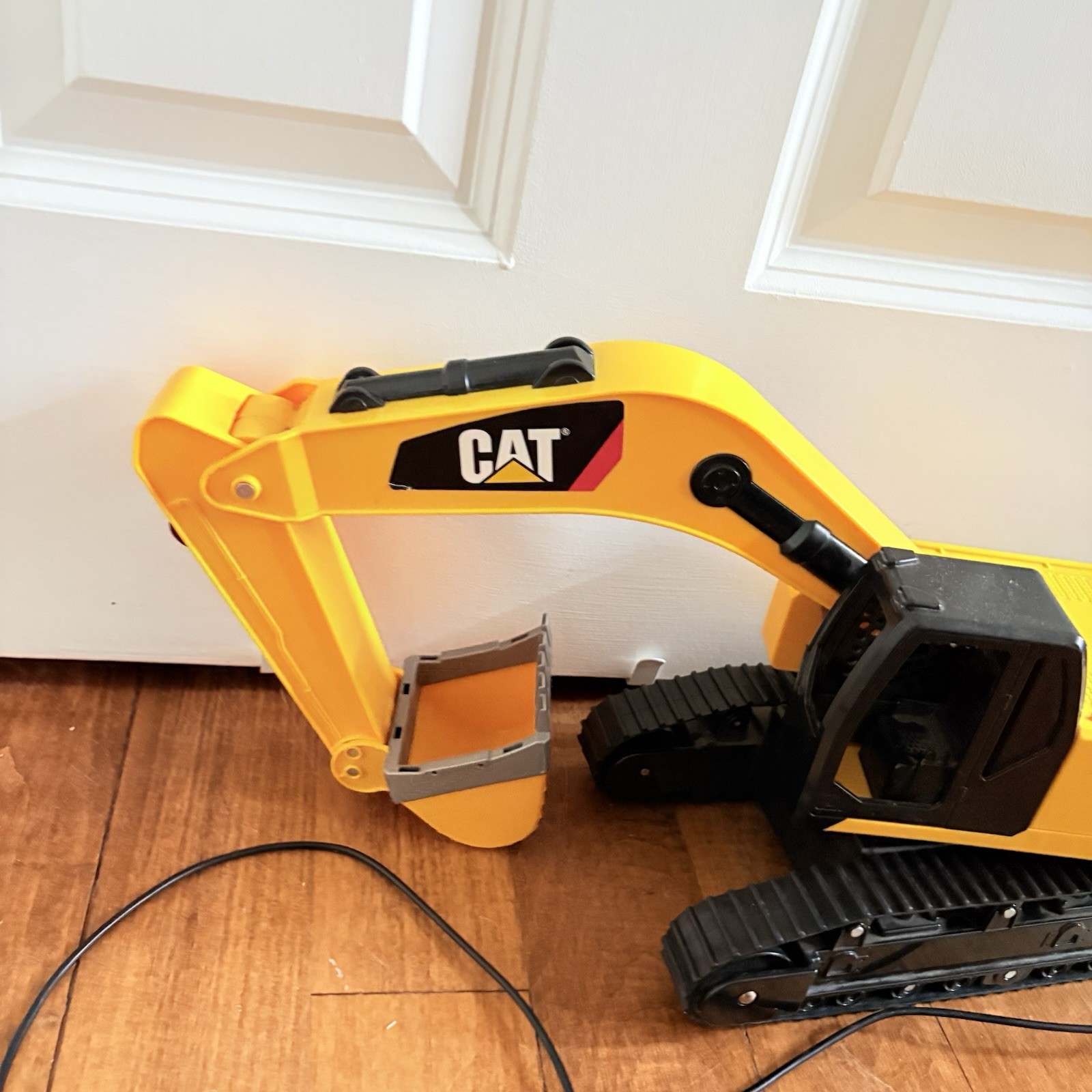 Toy State vintage plastic Caterpillar CAT wired Remote Control Excavator sounds