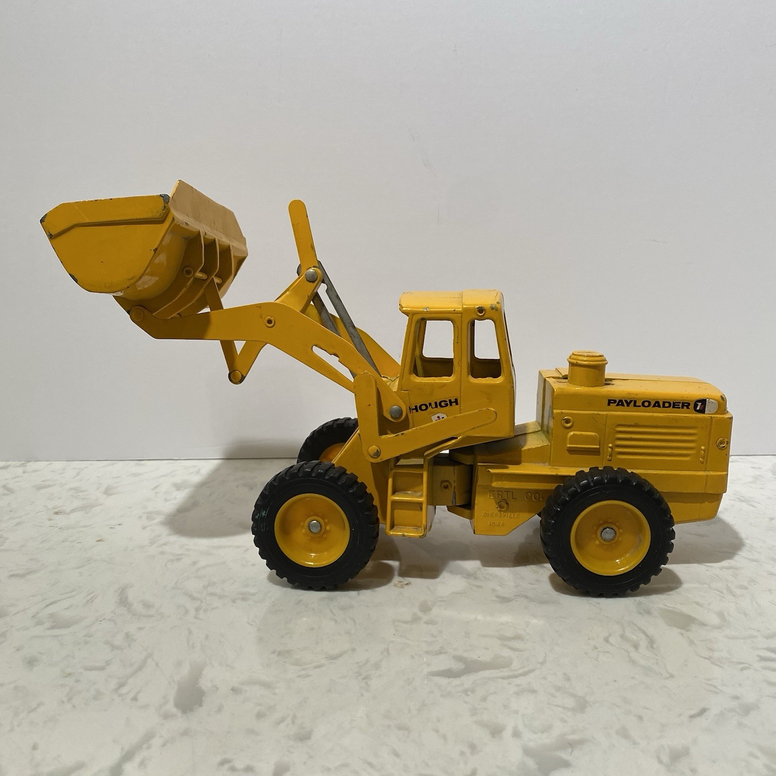 ERTL International Harvester IH Hough Payloader Articulated Bucket Loader