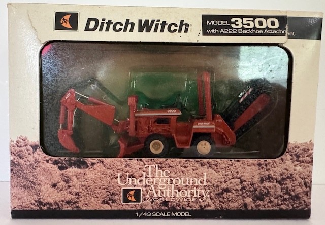 1:43 Ditch Witch 3500 With A222 Backhoe By Ertl Great with 1:50 Scale