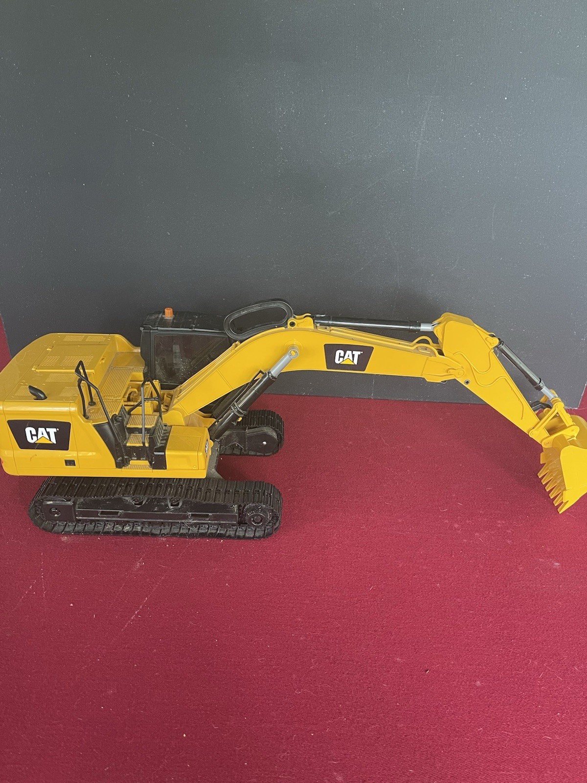 1/16th Caterpillar Excavator by Bruder Germany 2020