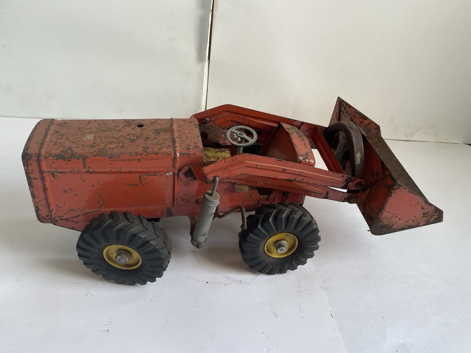 Nylint Red Pressed Steel Hough Pay Loader Front End (8)