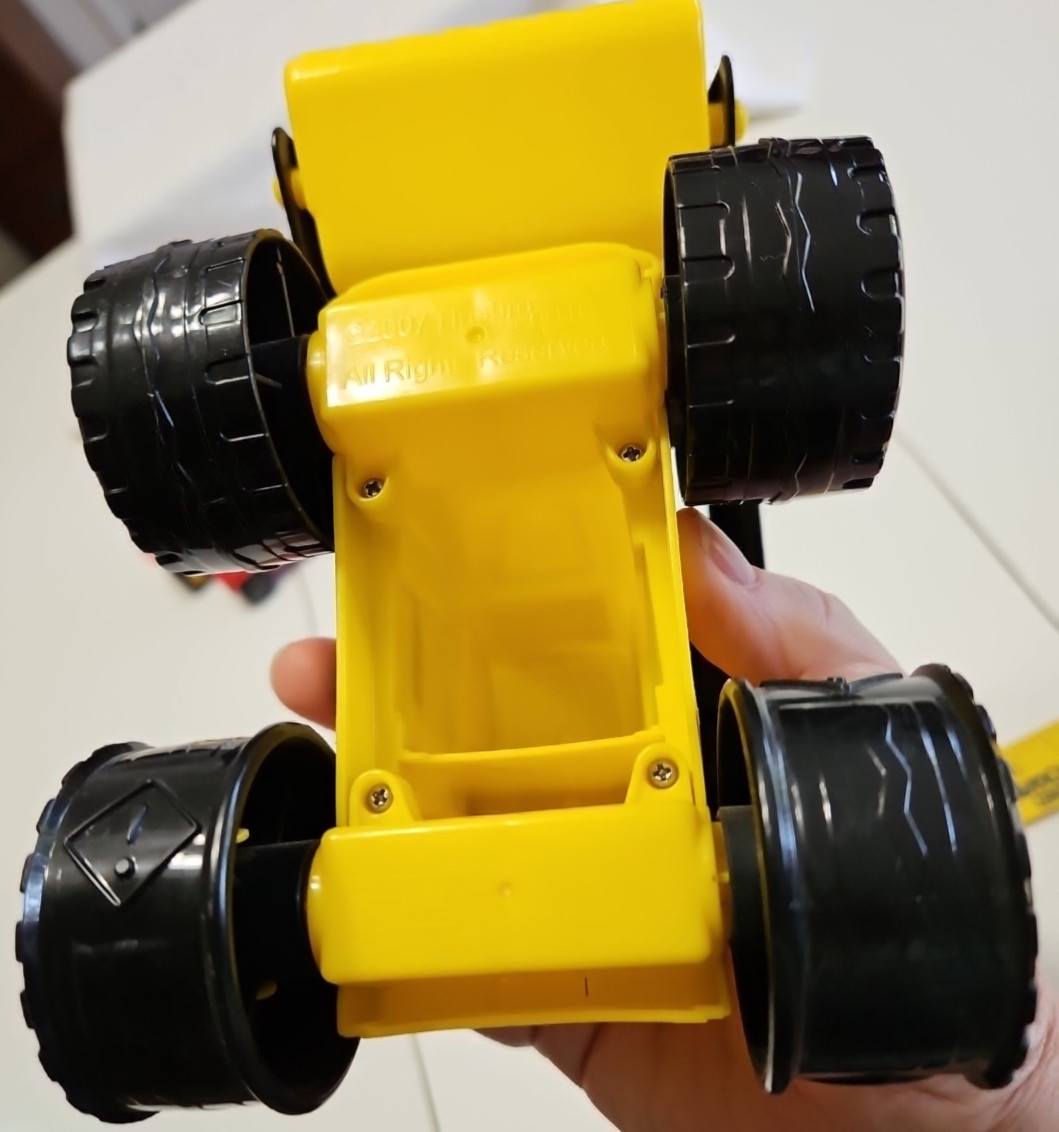 Tonka, 2007, Yellow, Plastic Front End Loader Tractor, Die Cast Red & Dump Truck