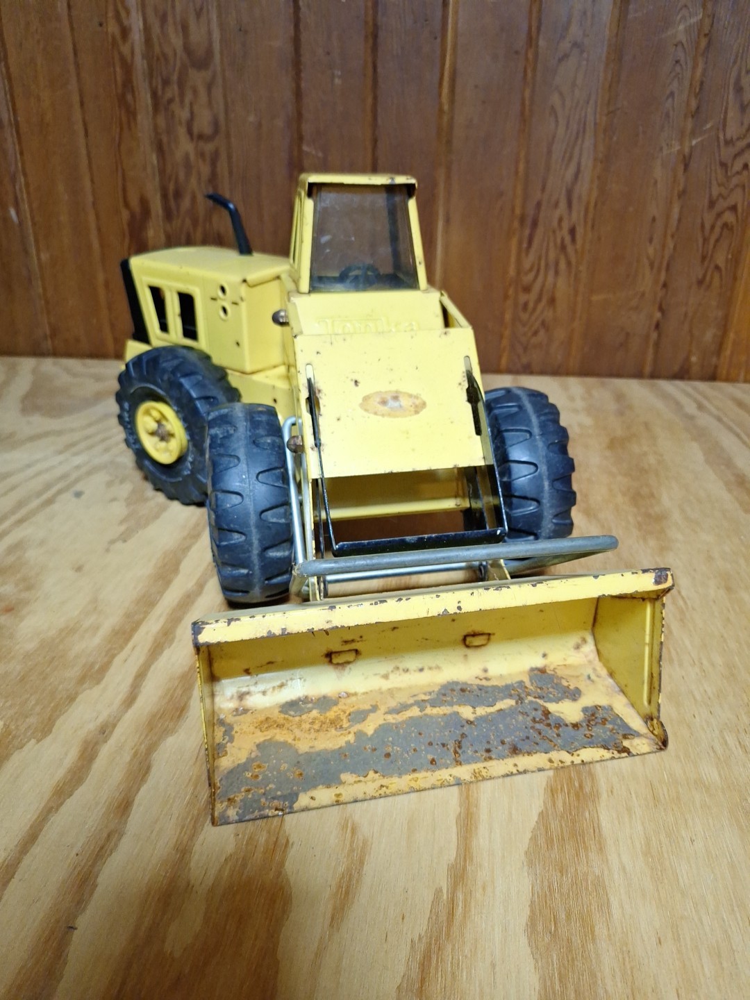 Vintage 1970&rsquo;s Mighty TONKA XMB-975 Pressed Steel Front End Loader Works Great