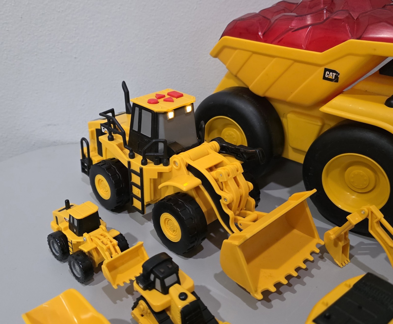 CAT Construction Toy Truck 22x Mixed Lot Push/ Battery Power TOY STATE VINTAGE*