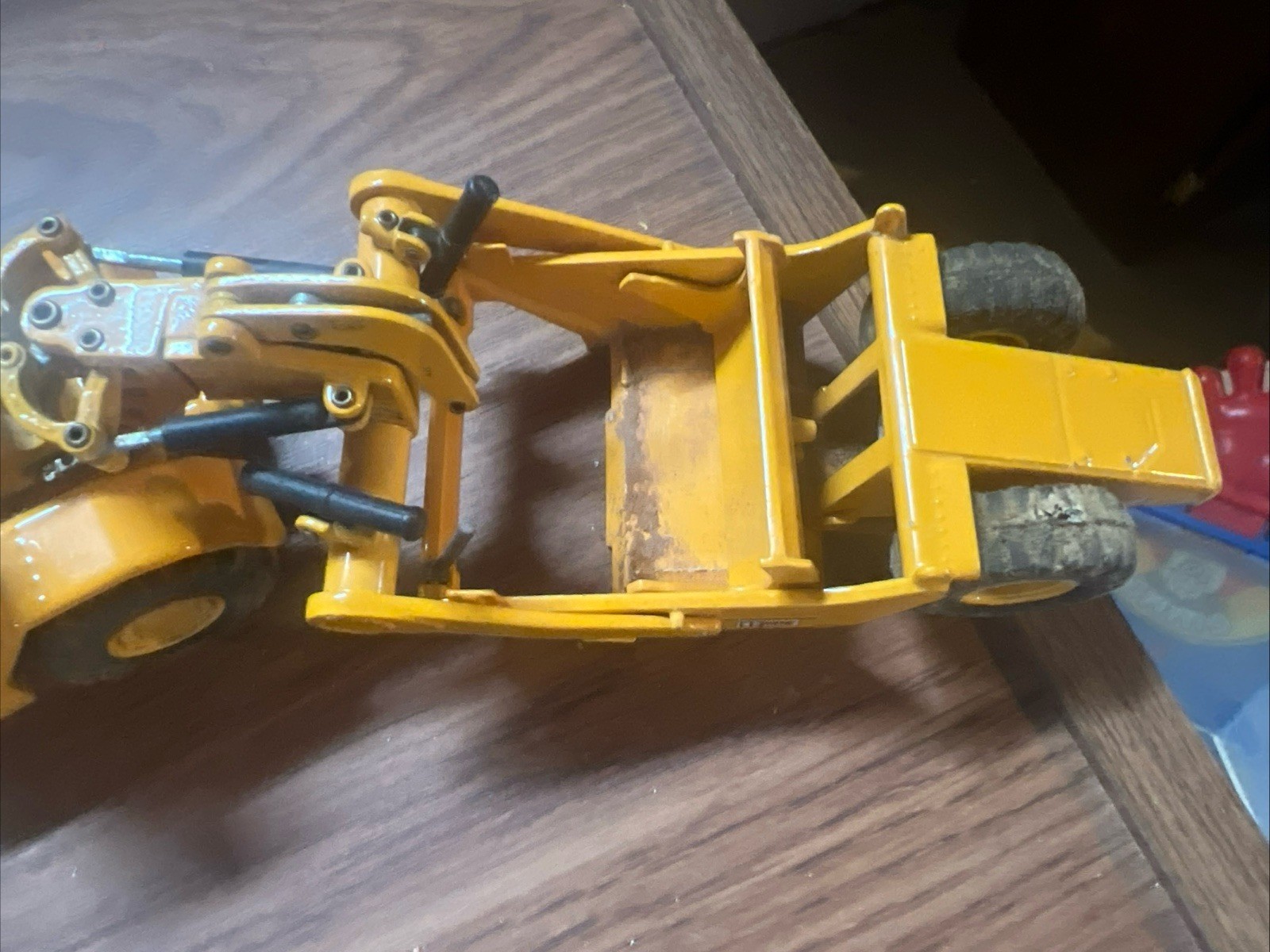 Caterpillar Cat 631E Wheel Tractor Scraper 1:50 Scale Spain