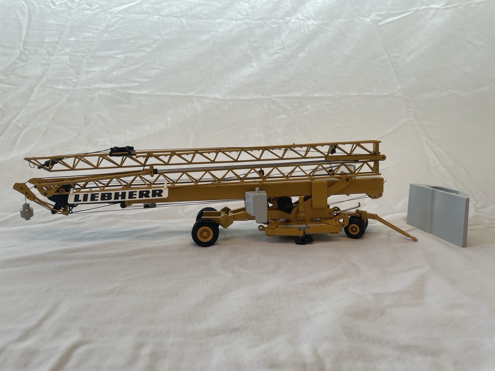 Conrad No. 2023 Liebherr Fast-erecting Crane