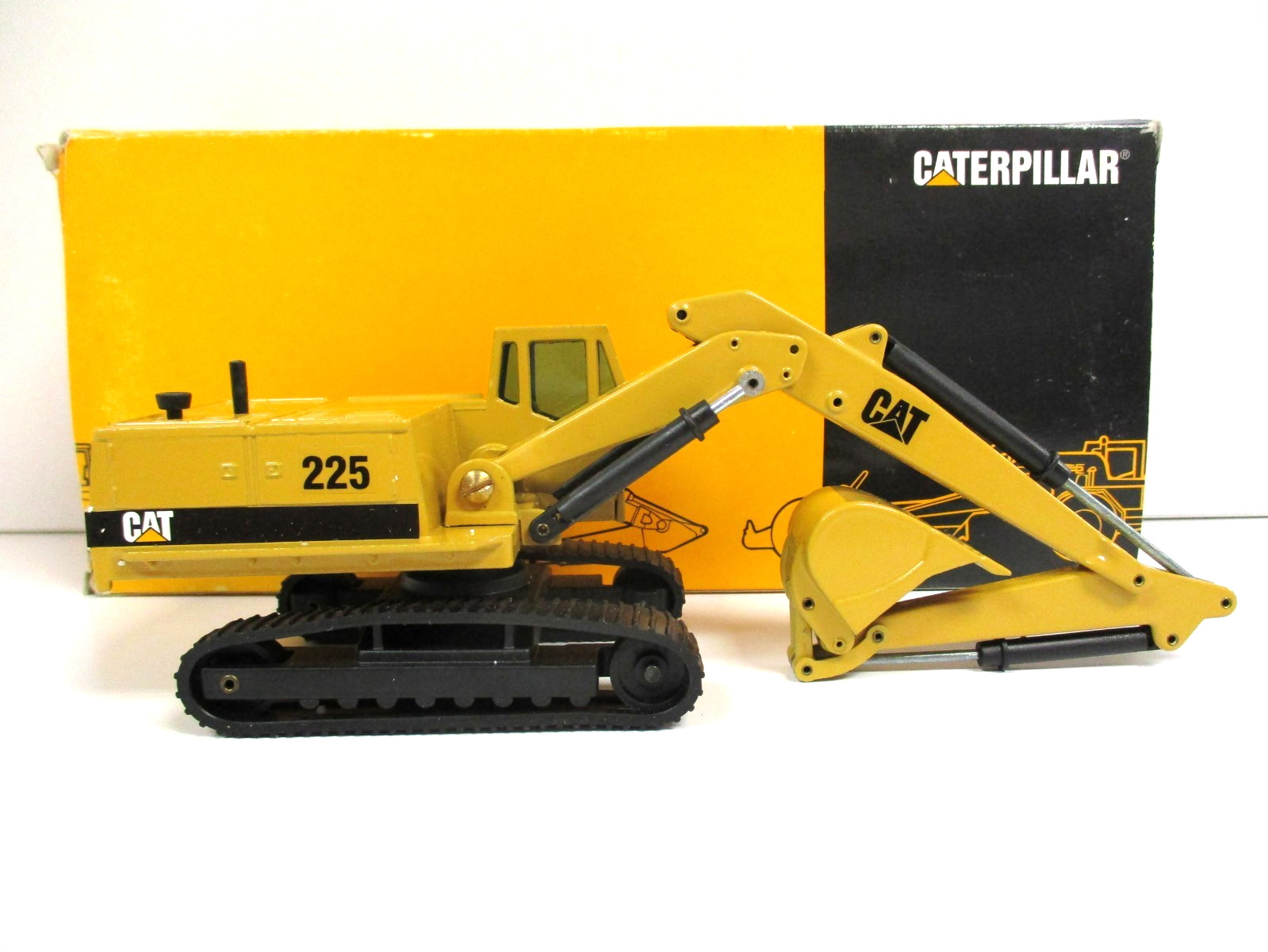 JOAL – CATERPILLAR / CAT 225 HYDRAULIC EXCAVATOR – 1/50 DIECAST
