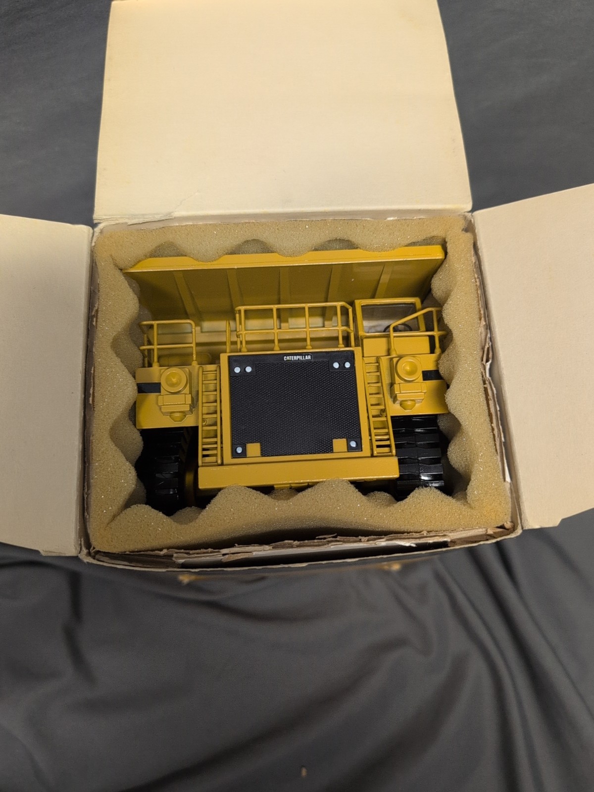 Caterpillar Cat 789 Off-Highway Dump Truck – Conrad 1:50 Scale Model #2725