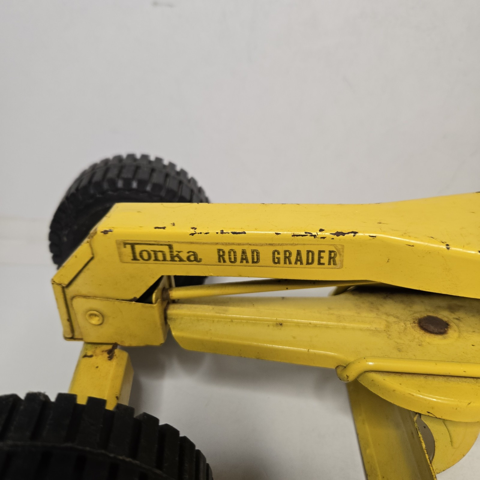 Tonka Roader Grader 1969/70 USED Condition 17 Inches Long Real Rubber Tires