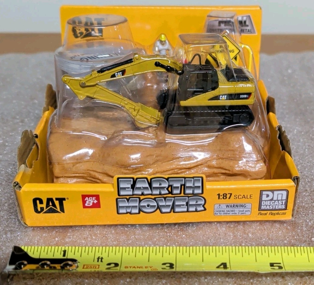 (6) Diecast Masters Caterpillar Diecast Earth Movers 1:87 Earth Movers -HO Scale