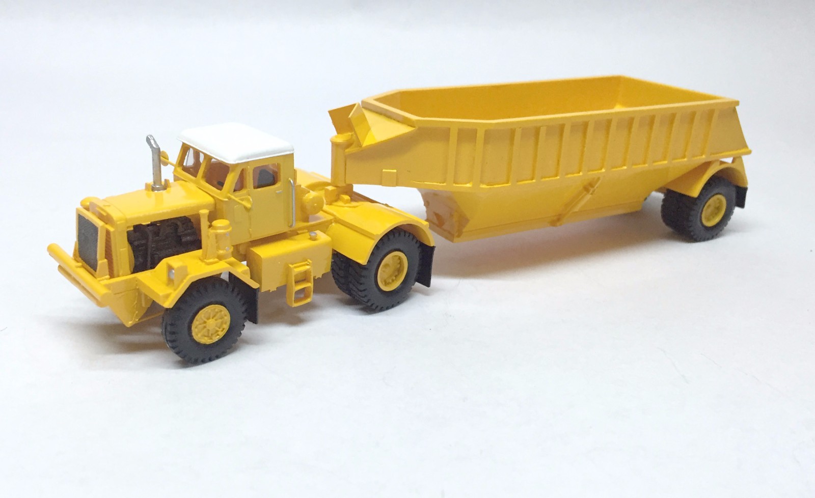 HO 1/87 KW Dart 50 BDT/Bottom Trailer – Yellow – Ready made Resin Model