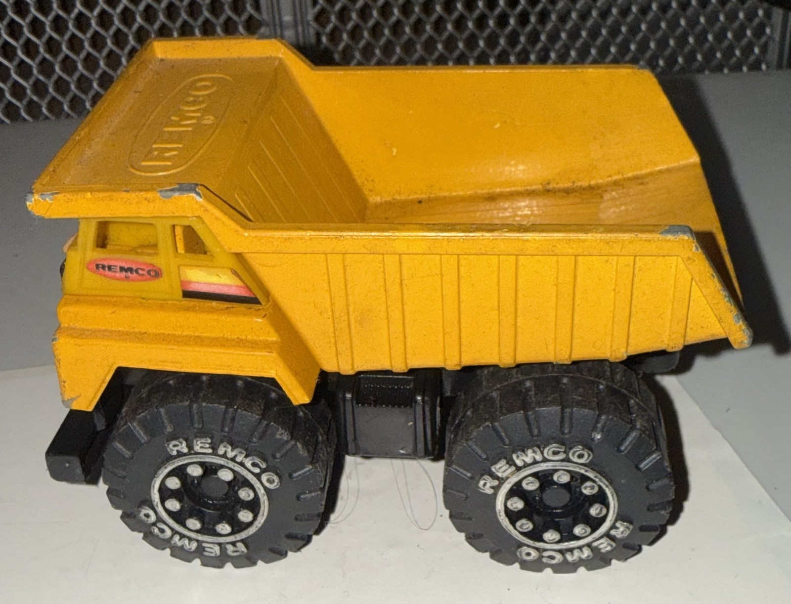Vintage 1987 Remco Yellow Dump Truck Toy Model Construction Vehicle Loose