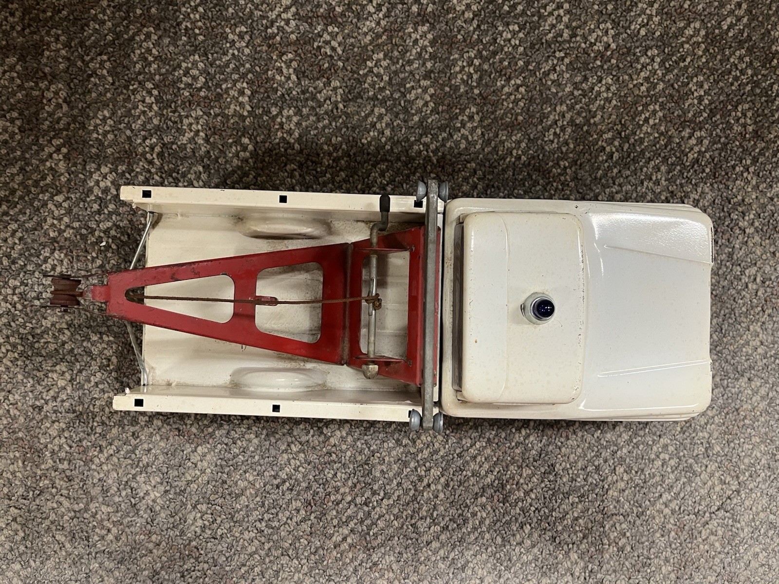* VINTAGE TONKA AA WRECKER TRUCK PRESSED STEEL VINTAGE WHITE/RED 14 INCHES *SS