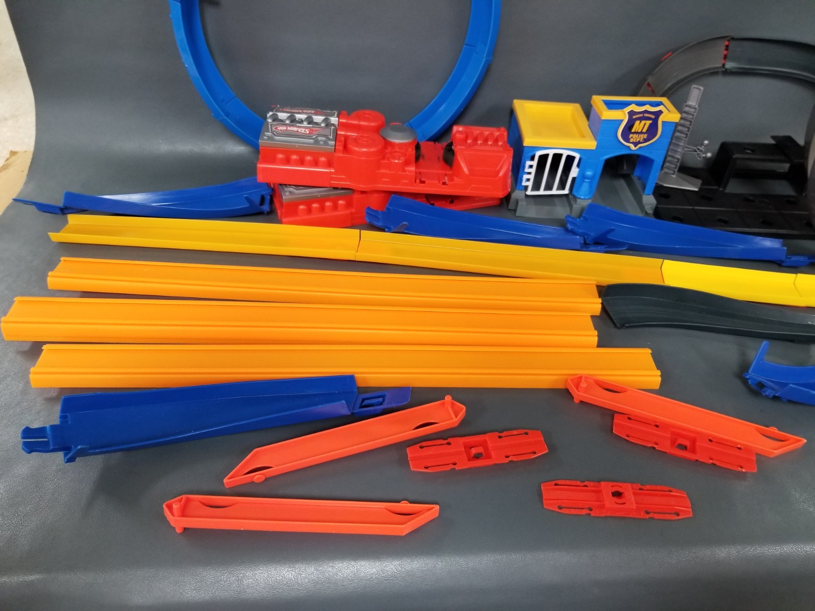 Mattel Hot Wheels 2002 Magic Tracks Set Replacement Pieces Tracks Battery Cases